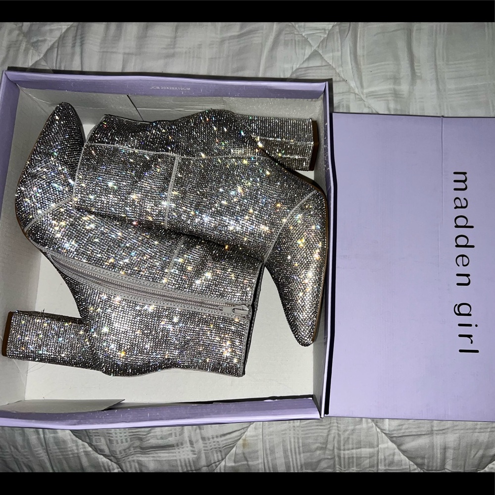 Madden girl glitter fun boots! Size 7.5. Worn once